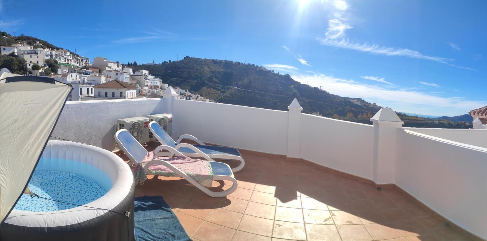 Penthouse With Hot Tub And Air Conditioning Offering Breathtaking Panoramic Mountain And Sea Views Cómpeta Zewnętrze zdjęcie